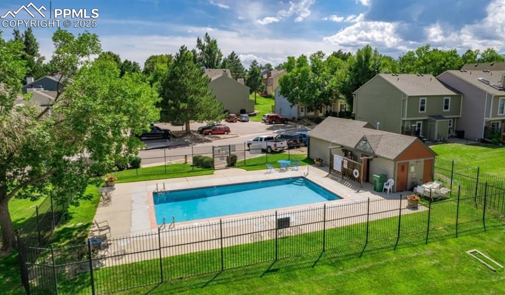 Image 33 of 33: Pool