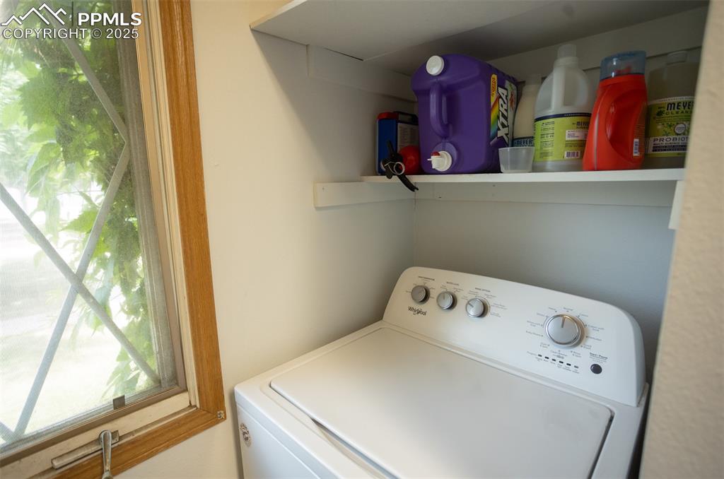 Image 9 of 33: Laundry