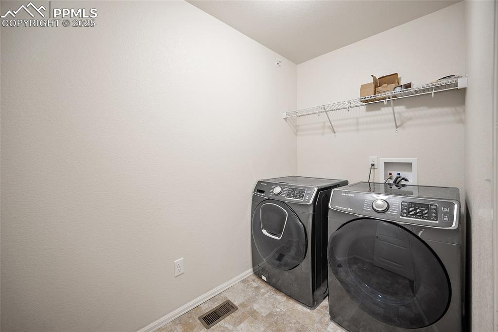 Image 28 of 31: Laundry