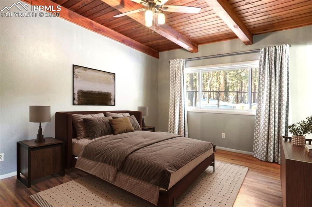 Image 26 of 45: Bedroom