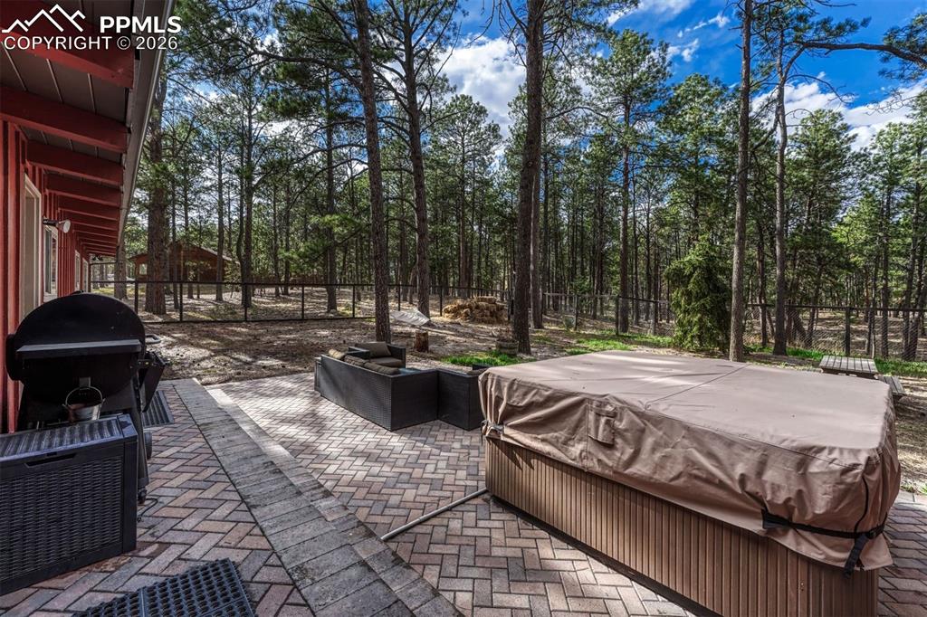 Image 9 of 45: Patio