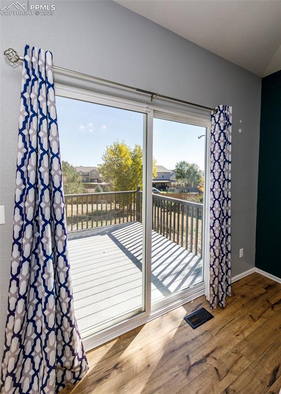 Image 19 of 50: Entry