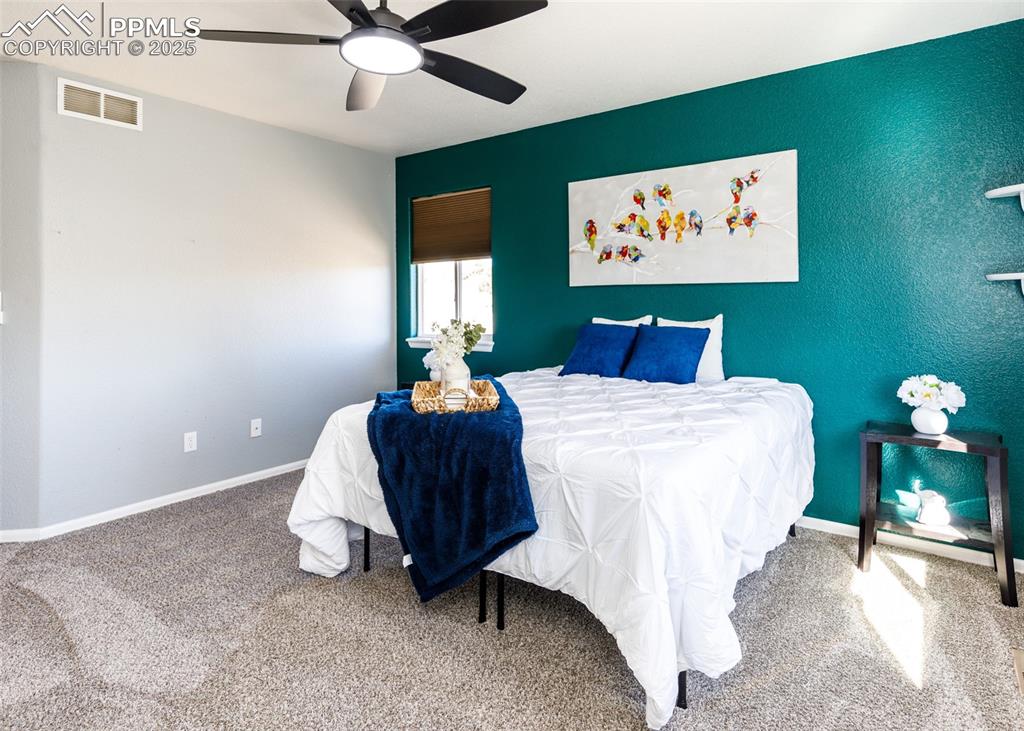 Image 20 of 50: Bedroom