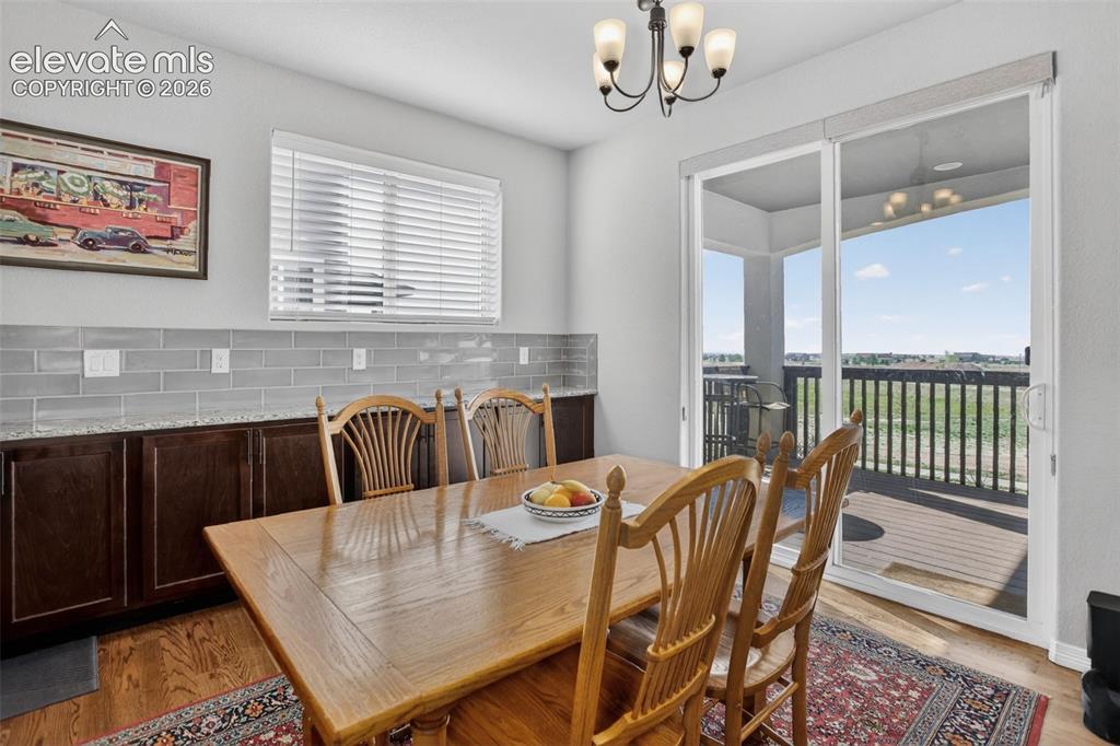 Image 14 of 48: Dining Area