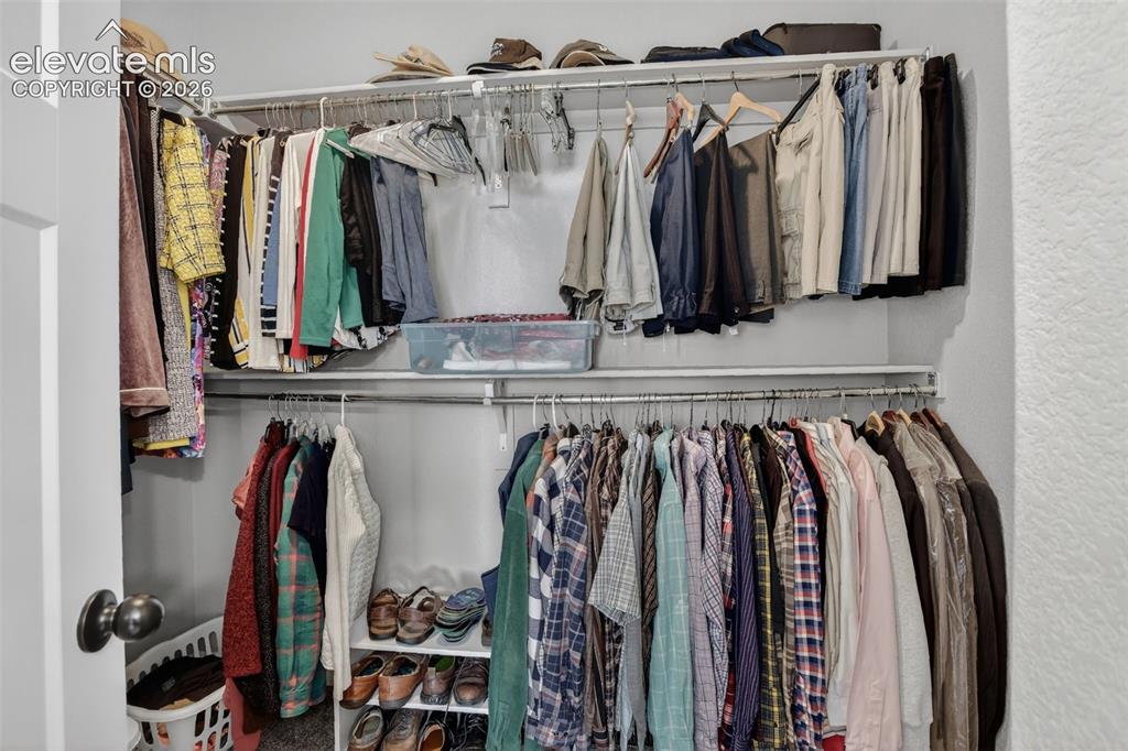 Image 27 of 48: Closet