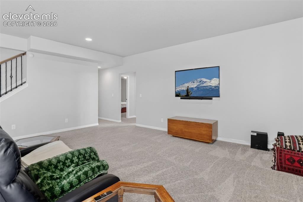 Image 31 of 48: Sitting Room