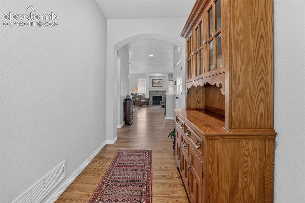 Image 6 of 48: Entry