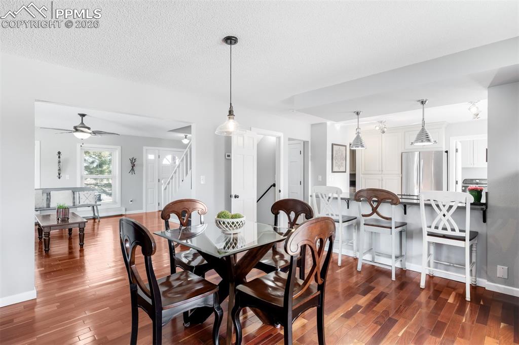 Image 12 of 37: Dining Area