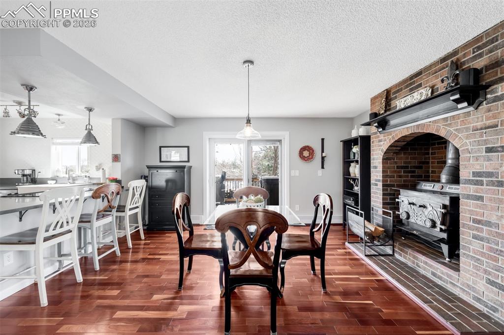 Image 13 of 37: Dining Area