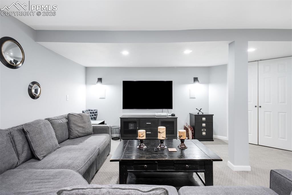 Image 27 of 37: Living Room