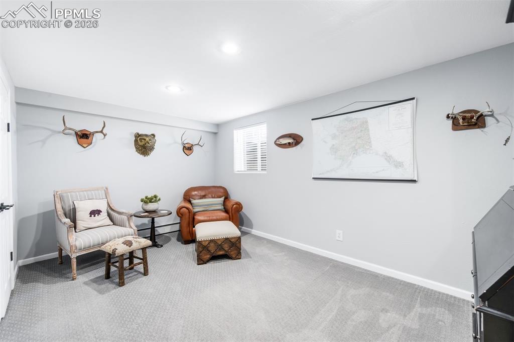 Image 29 of 37: Sitting Room