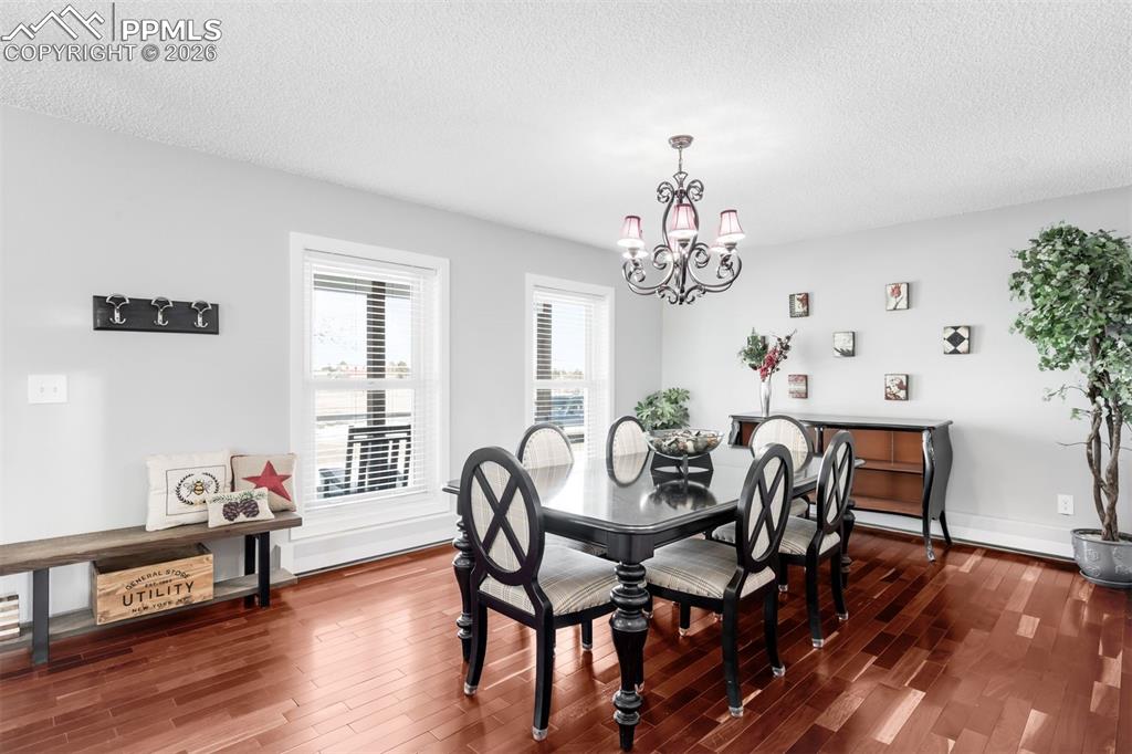 Image 6 of 37: Dining Area