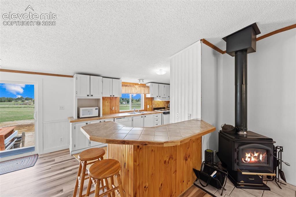 Image 9 of 43: Kitchen