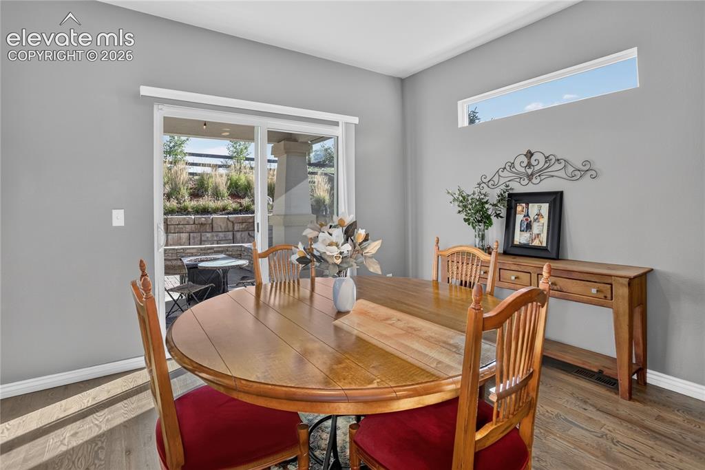 Image 5 of 29: Walk-out dining nook