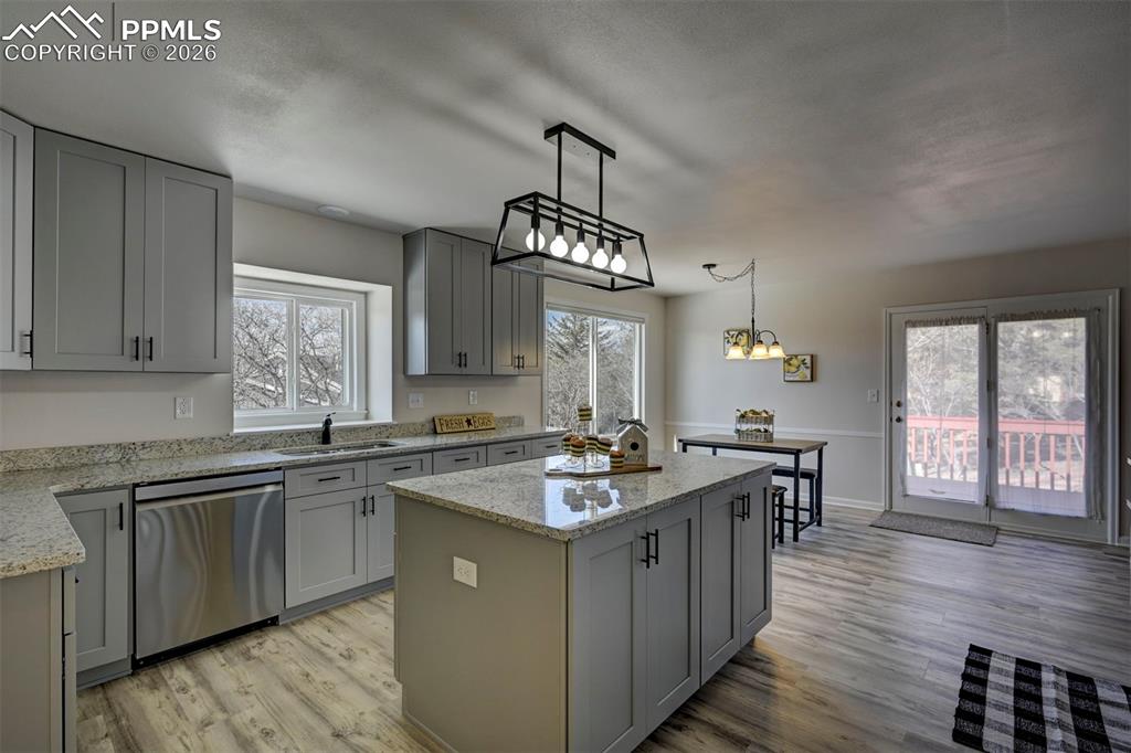 Image 11 of 50: Kitchen