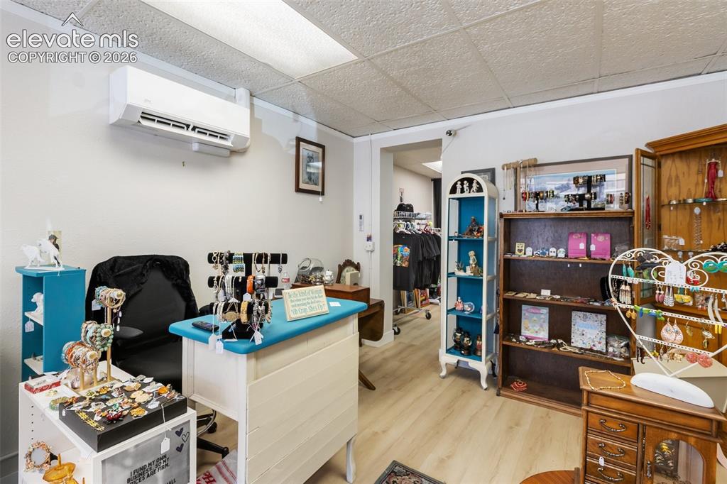 Image 5 of 12: Office