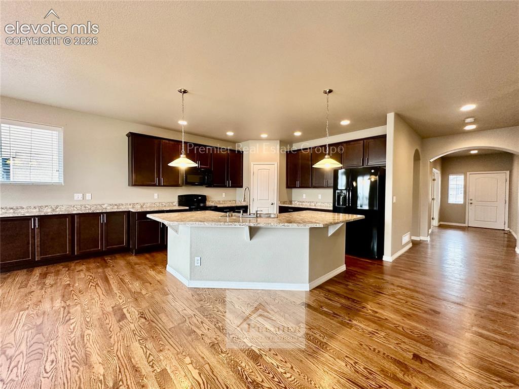 Image 5 of 21: Kitchen