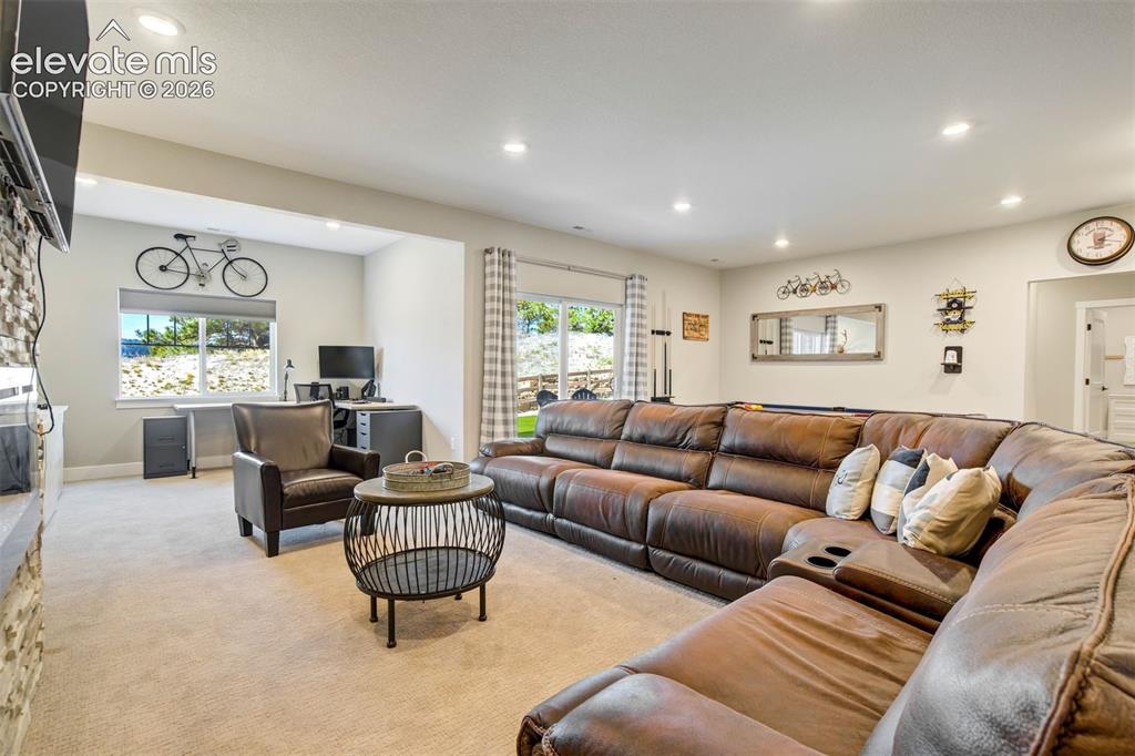 Image 39 of 49: Family Room