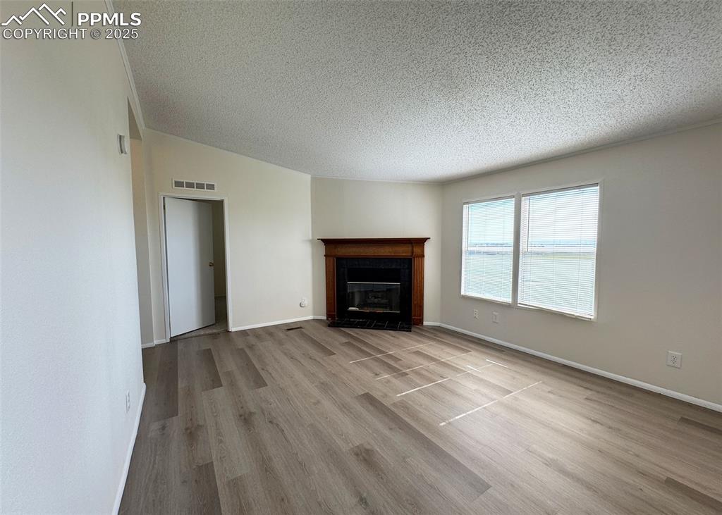Image 19 of 47: Family Room