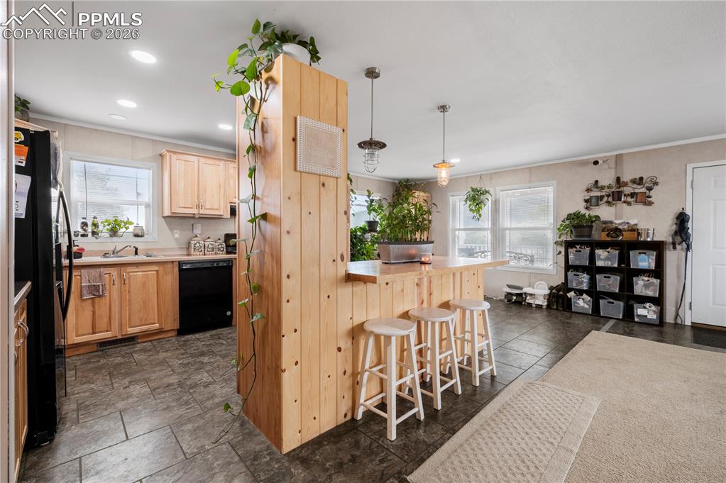 Image 10 of 29: Kitchen