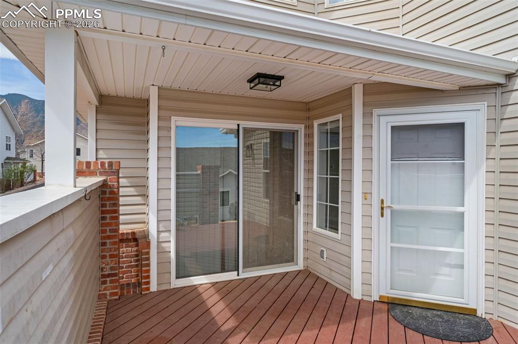 Image 5 of 27: Entry and patio