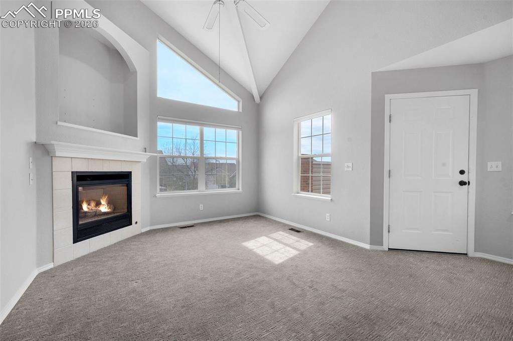 Image 6 of 27: Living Room