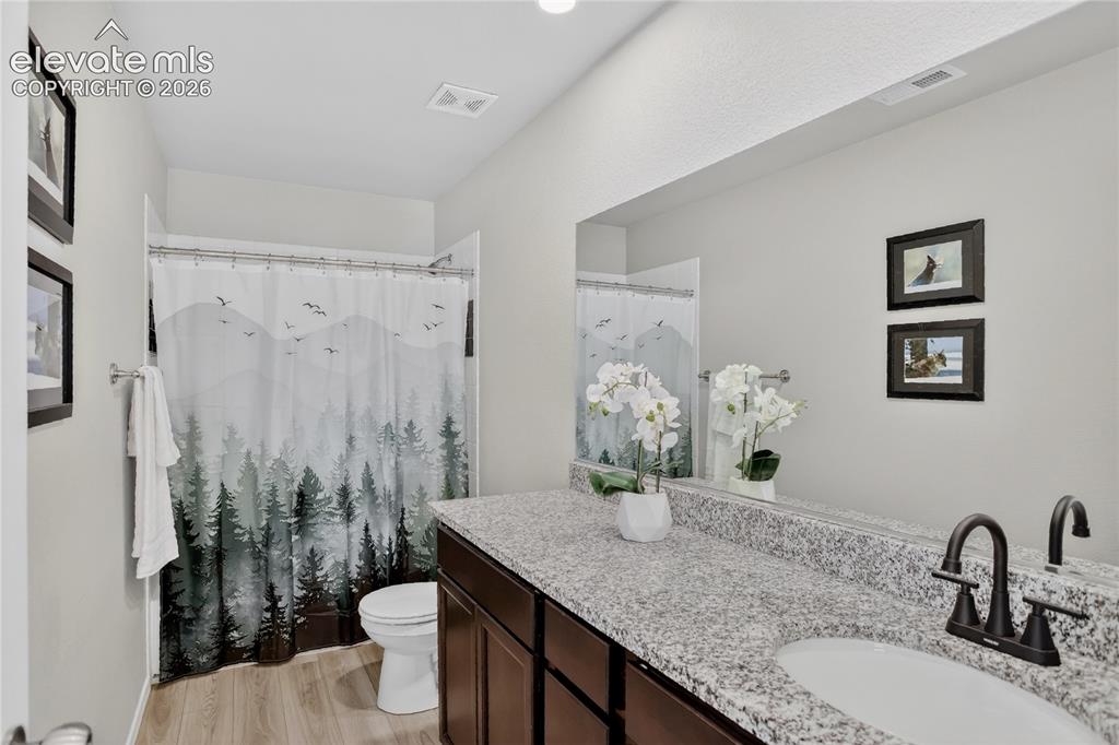 Image 17 of 30: Full bath - upper level