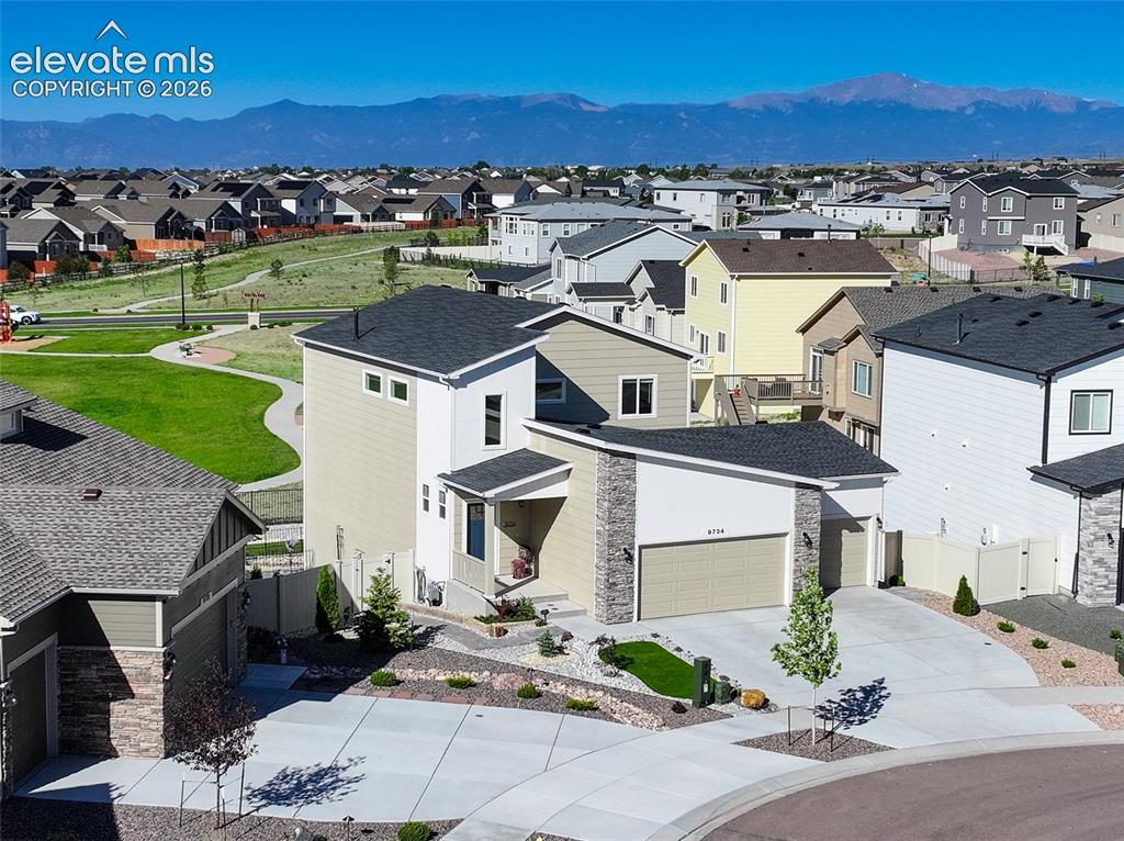 Image 30 of 30: Immaculately maintained 2-year-old home