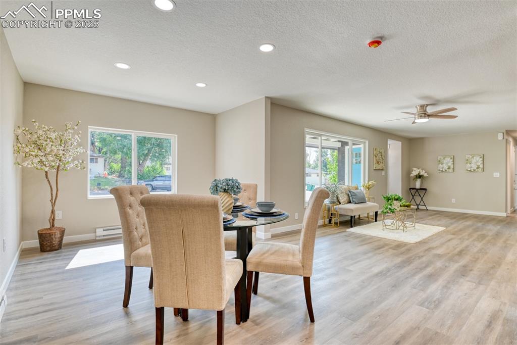 Image 11 of 30: Dining Area