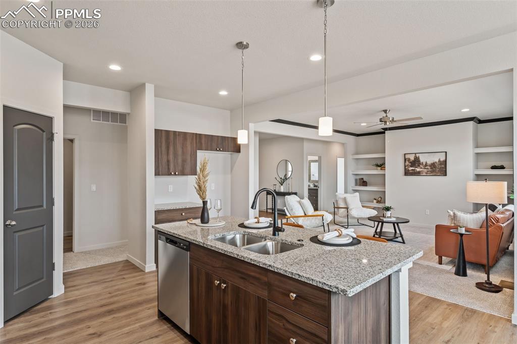 Image 13 of 44: Kitchen