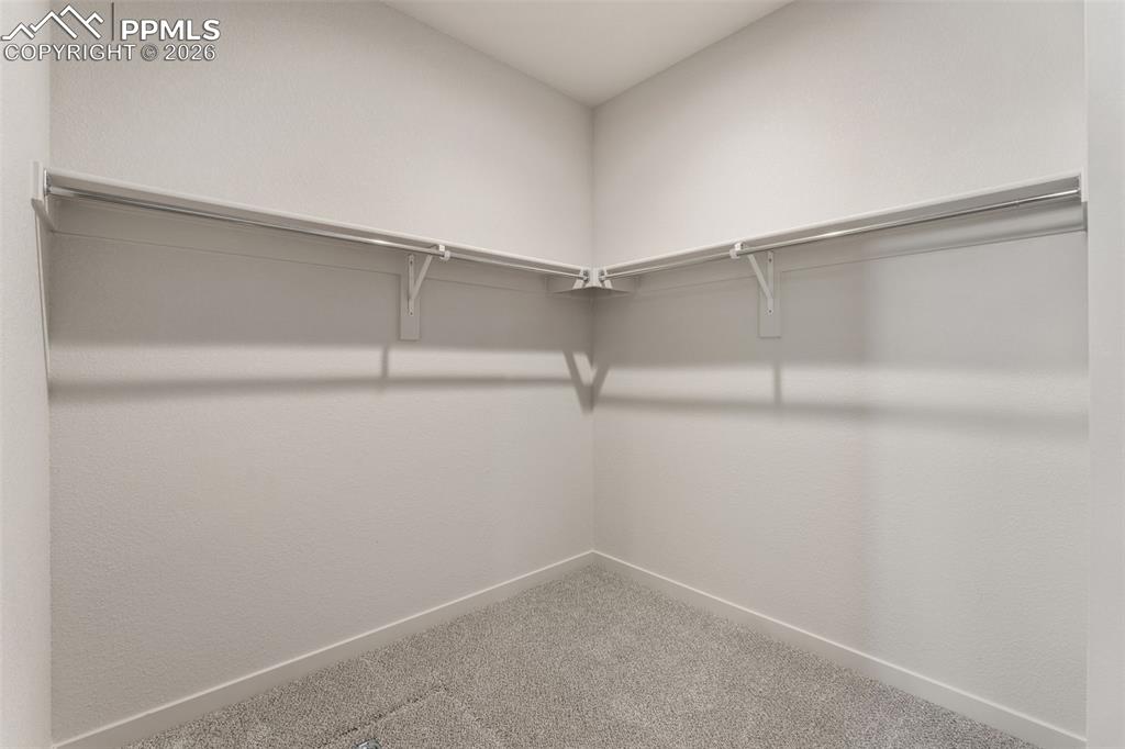 Image 27 of 44: Closet