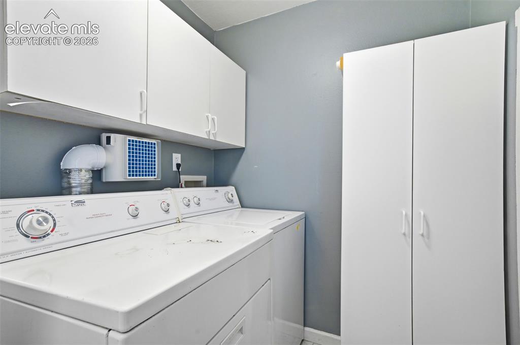 Image 10 of 19: Laundry