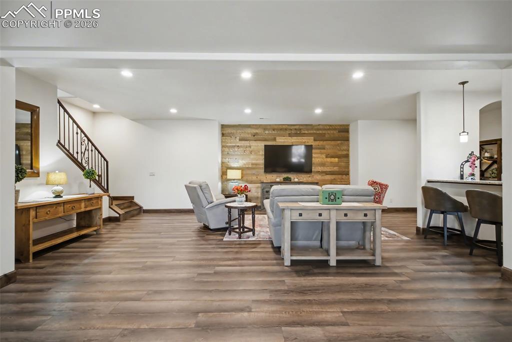 Image 29 of 50: Laundry