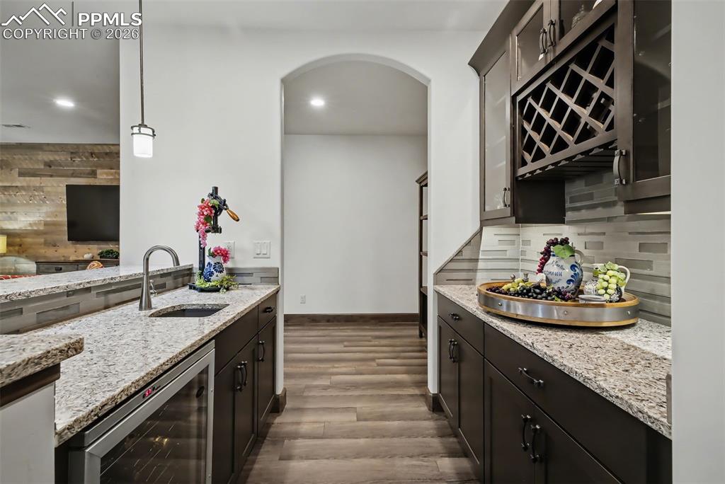 Image 32 of 50: Family Room