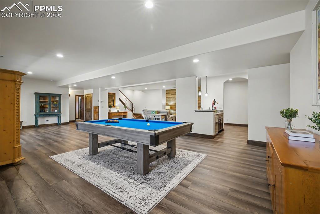 Image 33 of 50: Family Room