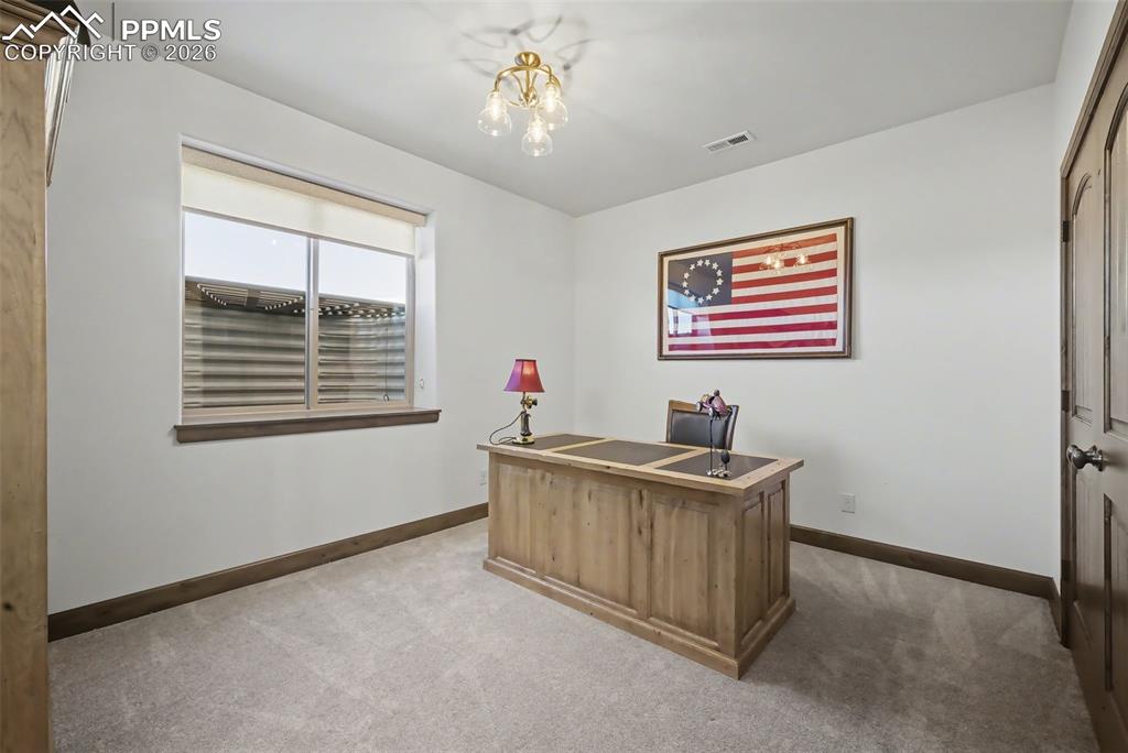 Image 38 of 50: Bedroom