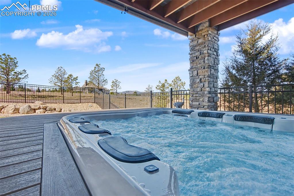 Image 42 of 50: Storage