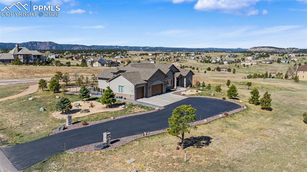 Image 50 of 50: Back of Structure