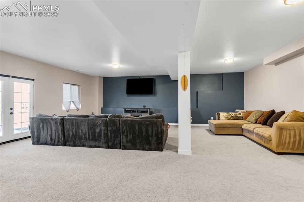 Image 30 of 48: Living Room