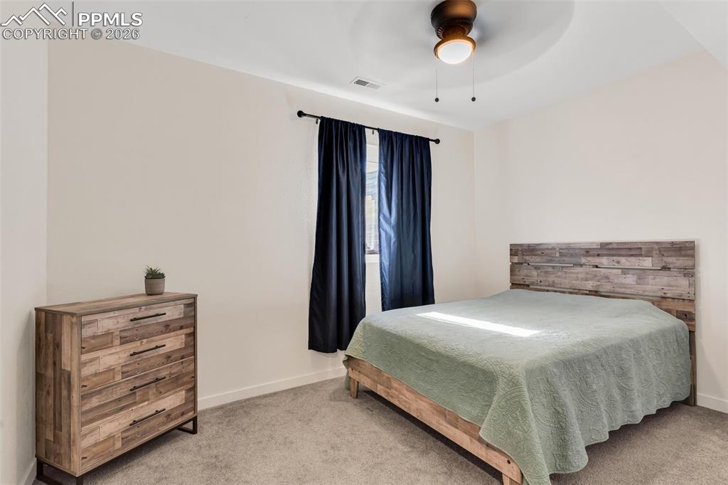 Image 35 of 48: Bedroom