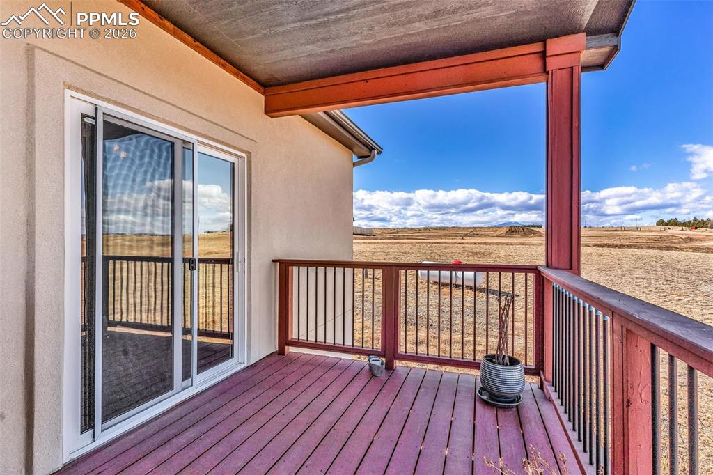 Image 38 of 48: Deck