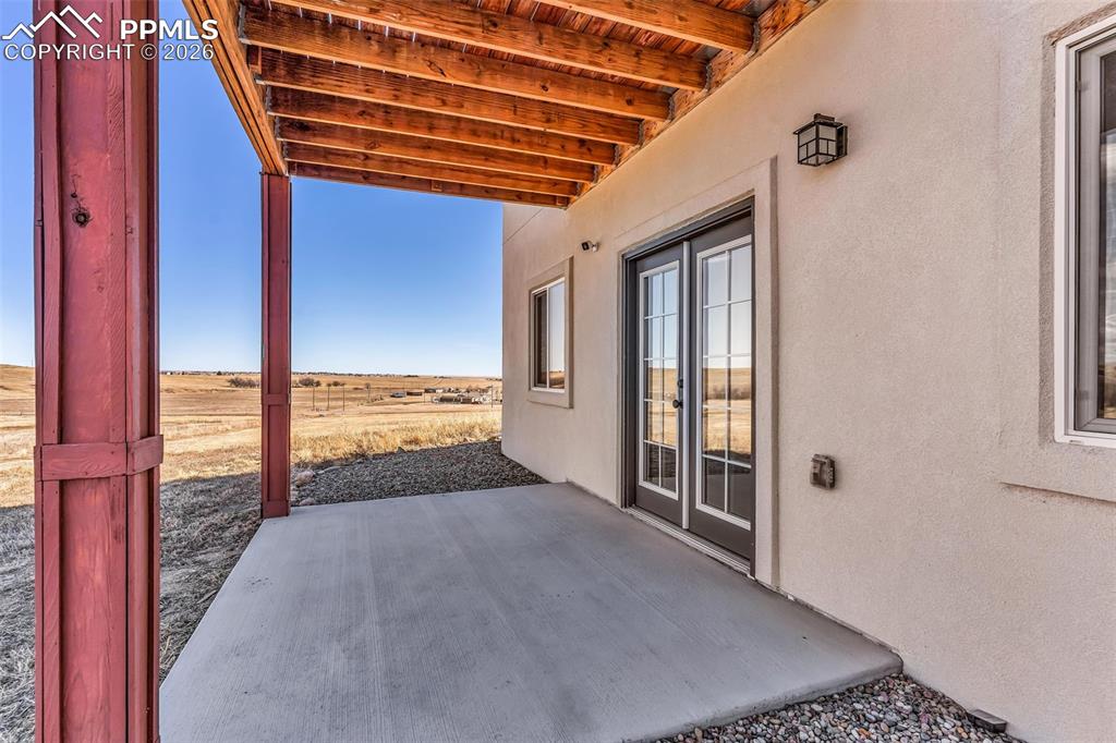 Image 40 of 48: Patio