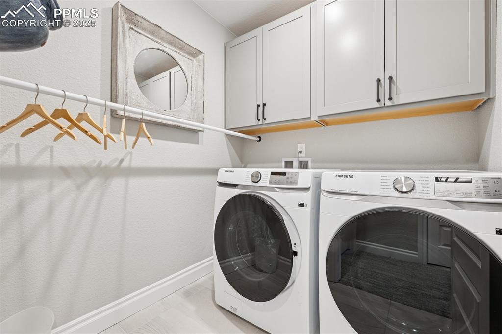 Image 18 of 32: Laundry