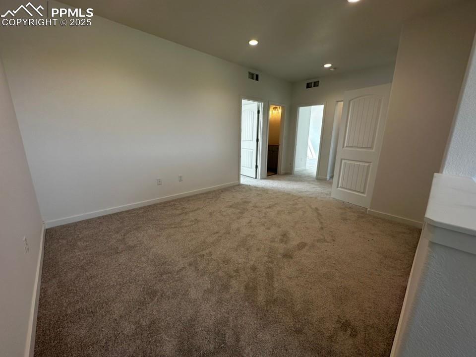 Image 16 of 16: Loft