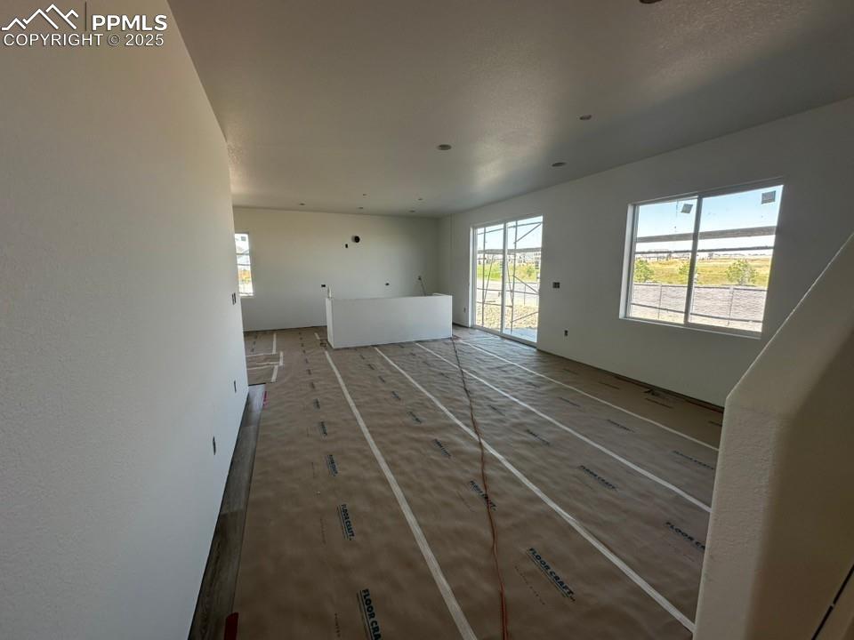 Image 5 of 16: Living Room