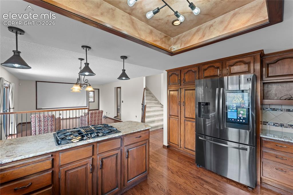 Image 13 of 44: Kitchen