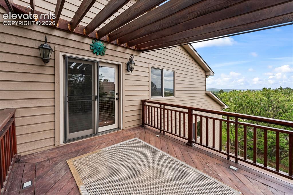 Image 36 of 44: Deck