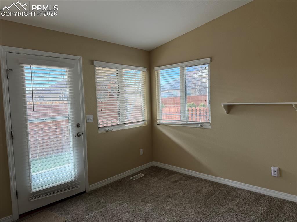 Image 13 of 25: Office