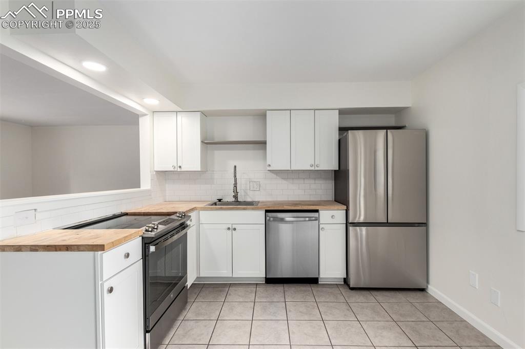 Image 8 of 36: Kitchen