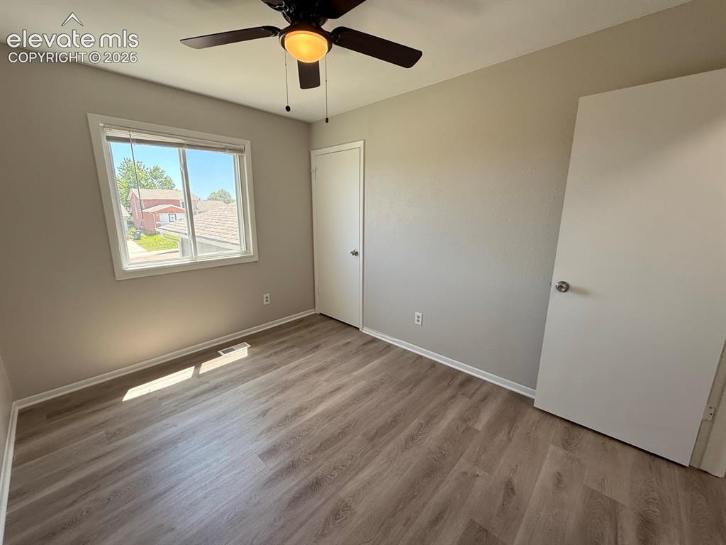Image 19 of 36: Bedroom